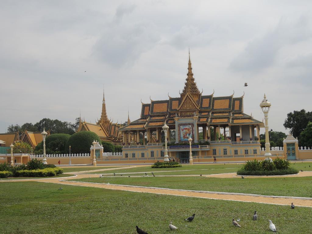 Boddhi Tree Aram Hotel Пномпень Экстерьер фото